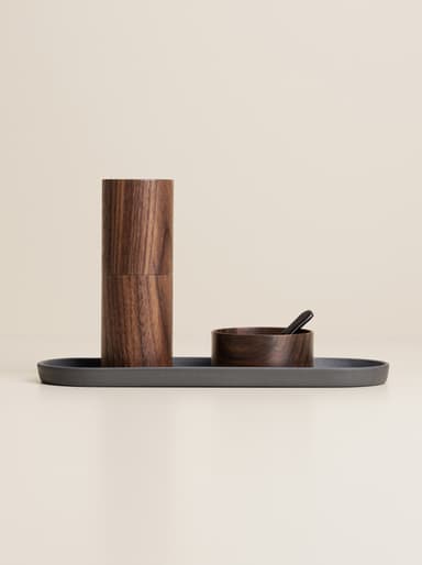 Salt and pepper set